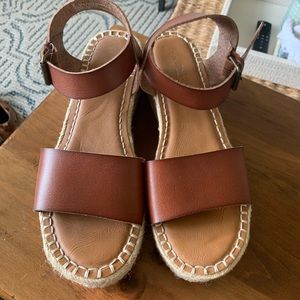 Universal thread sandals
